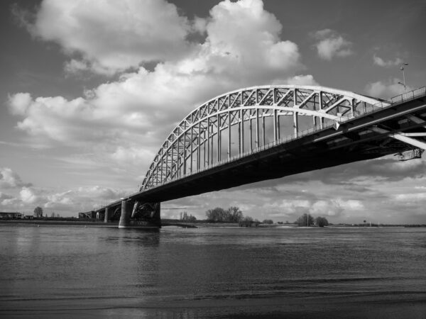 Uitvoeringsleider betonwerk, fundering en waterbouw Merwedebrug 1